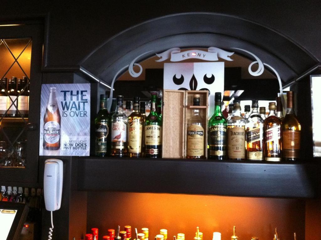 Galway Arms Inn エクステリア 写真