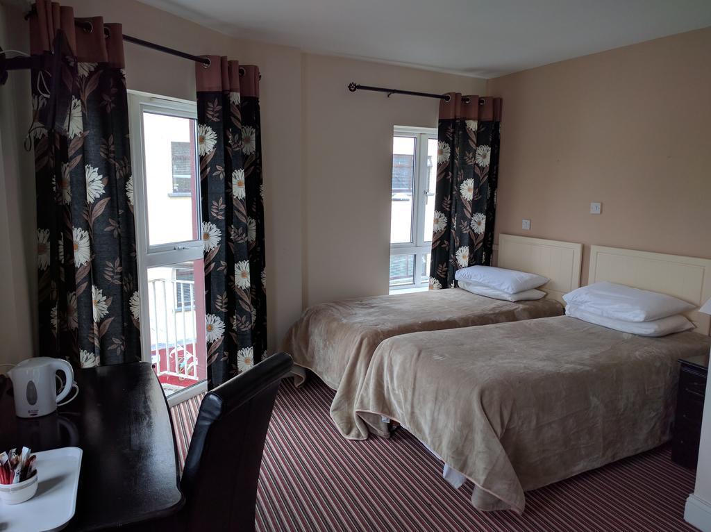 Galway Arms Inn エクステリア 写真